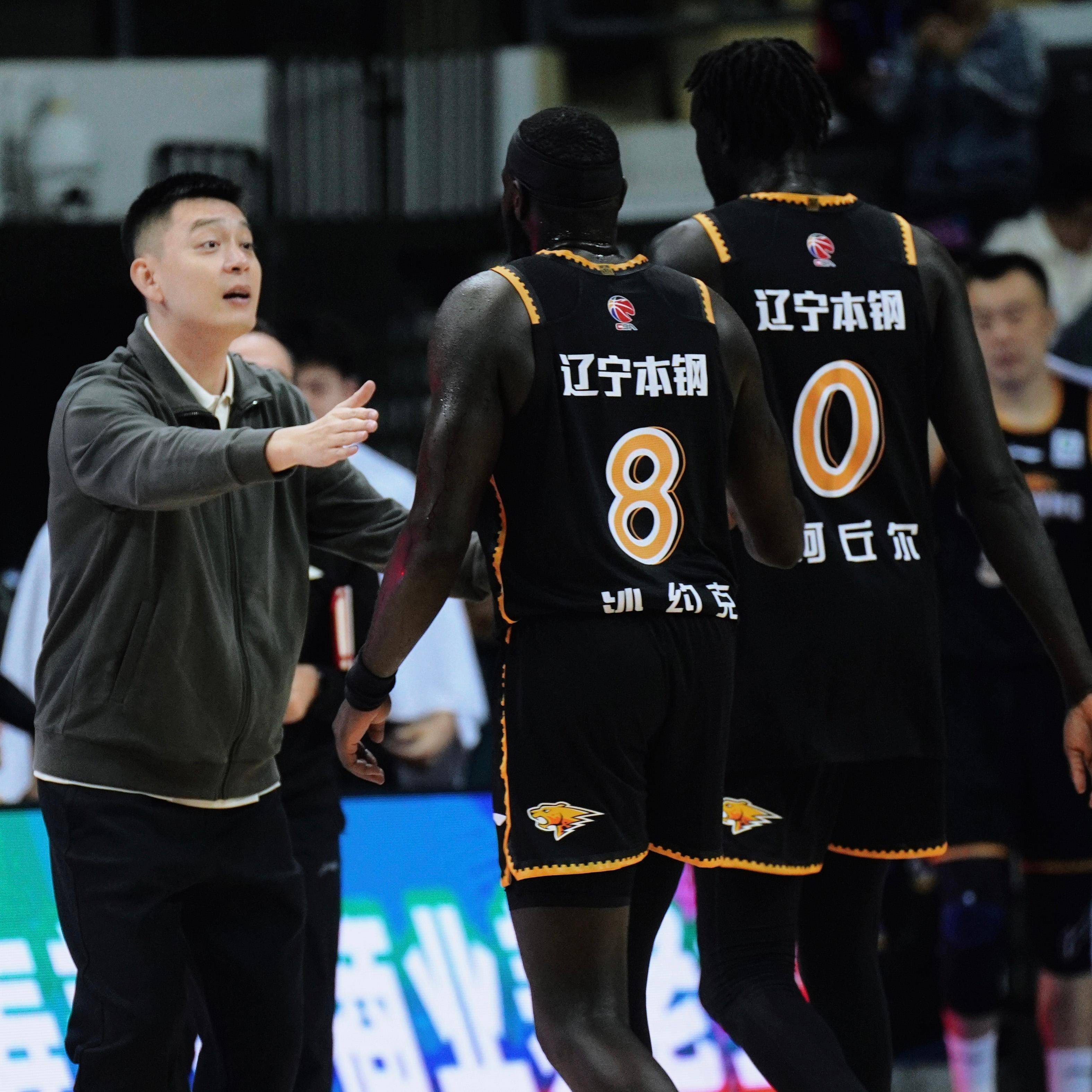 关于山东男篮卫冕冠军，继续巩固领先地位的信息