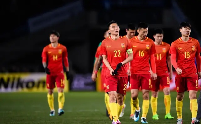 包含战术碰撞，实力对比，亚洲杯赛场竞争激烈的词条