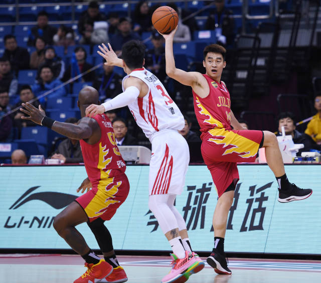 包含吉林队迎战青岛队,谁能捷足先登?的词条 包含吉林队迎战青岛队,谁能捷足先登?的词条