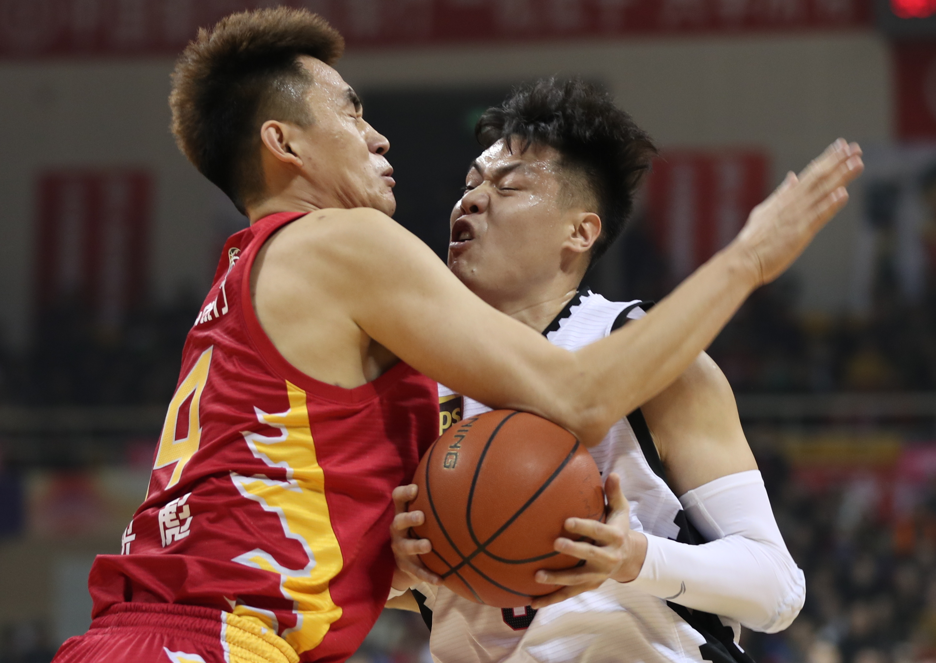 包含吉林队迎战青岛队,谁能捷足先登?的词条 包含吉林队迎战青岛队,谁能捷足先登?的词条