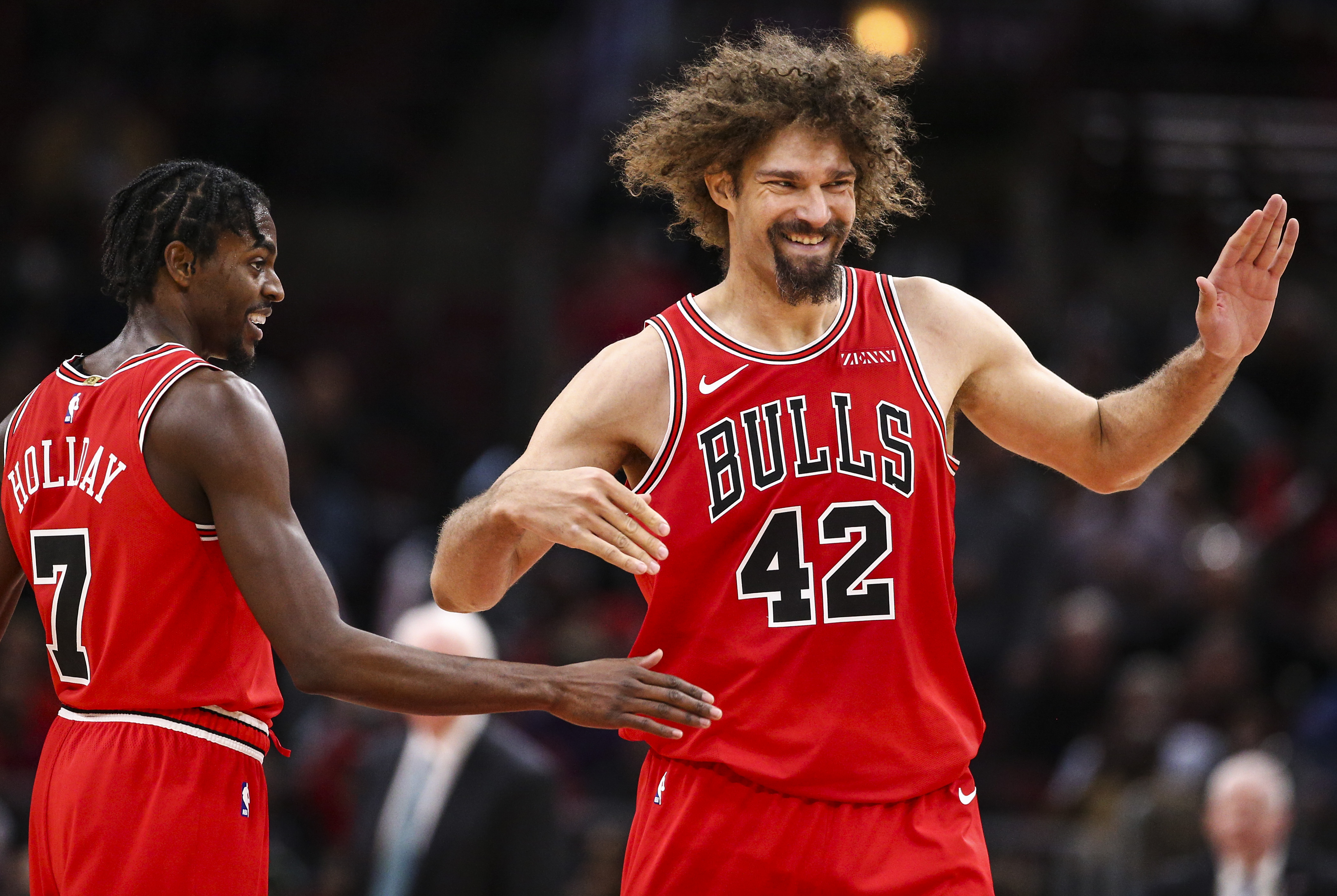 马刺客场击败公牛,保持不败势头 马刺客场击败公牛,保持不败势头