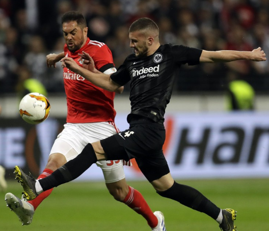 法兰克福战平对手,争夺胜点成功拿下! 法兰克福战平对手,争夺胜点成功拿下!