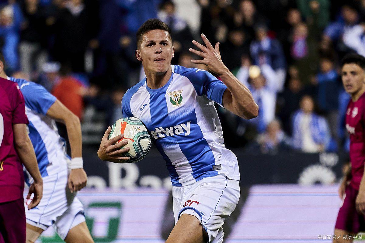 奥萨苏纳客场胜出,继续保持领先 奥萨苏纳客场胜出,继续保持领先