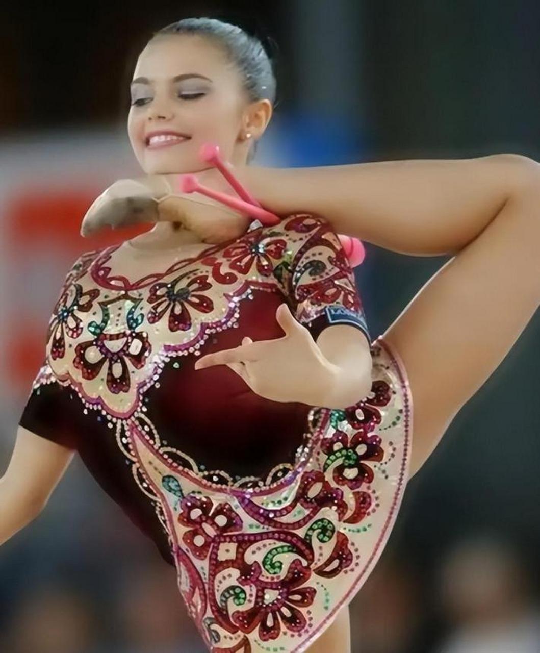俄罗斯女子体操选手表现优异 俄罗斯女子体操选手表现优异