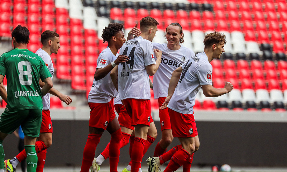 包含不莱梅队士气不振，输掉关键比赛的词条