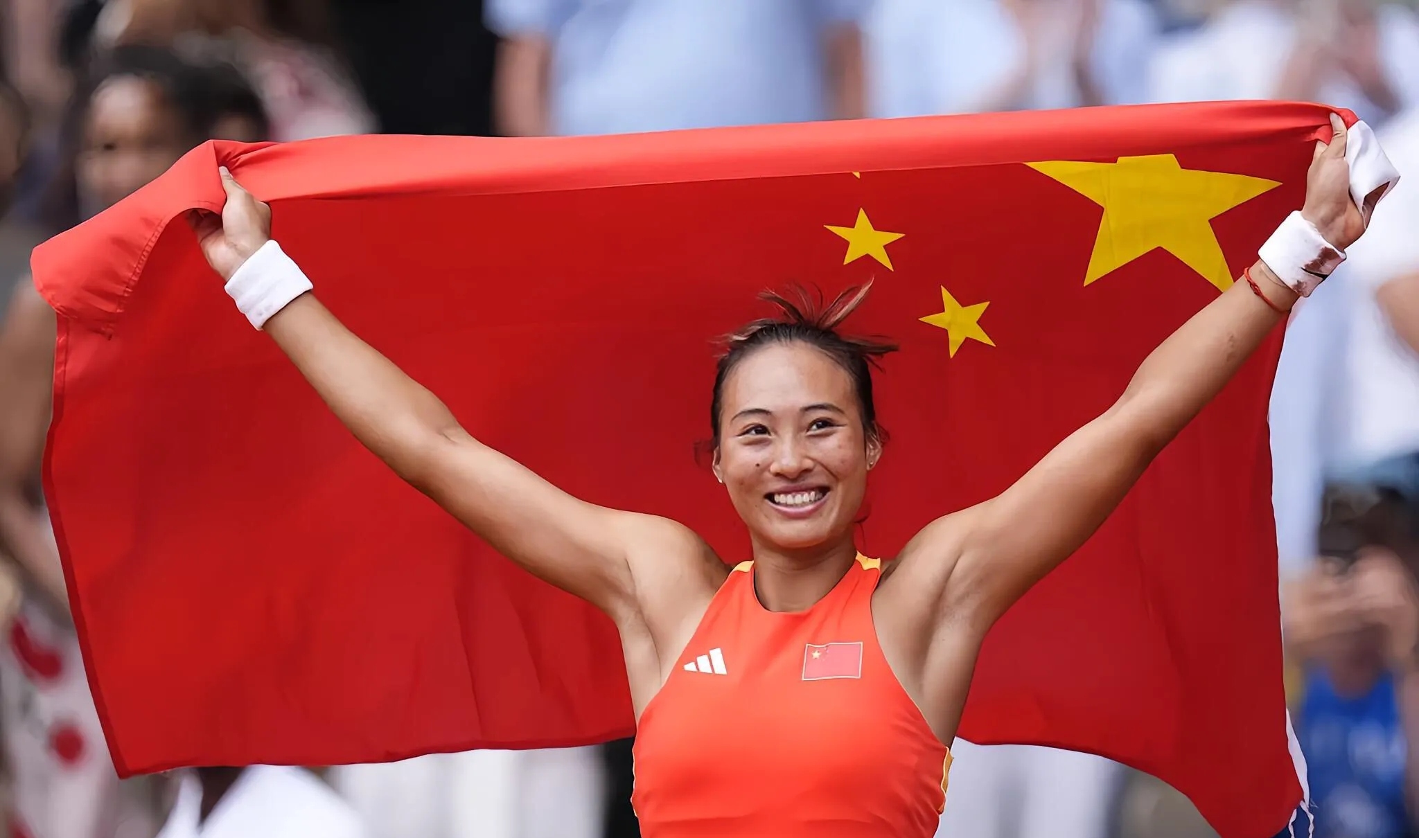 包含冲击金牌的中国女足队员全力以赴,精神可嘉的词条 包含冲击金牌的中国女足队员全力以赴,精神可嘉的词条