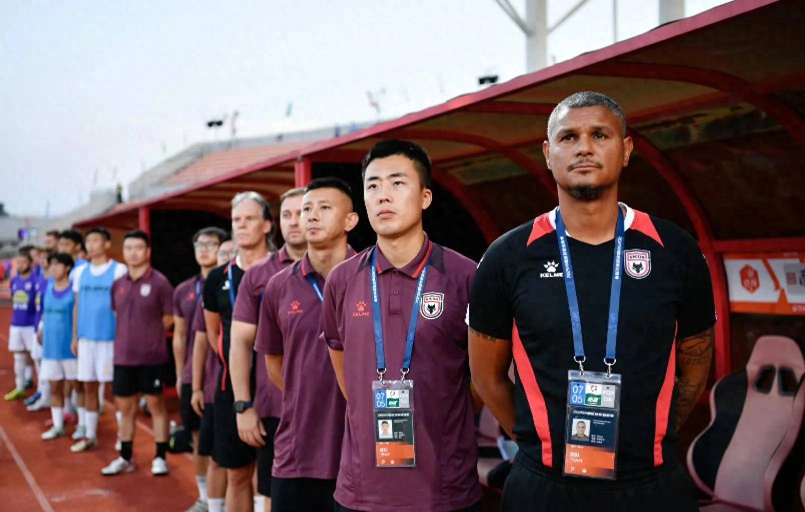 中国足球教练组合再度变动，引发关注